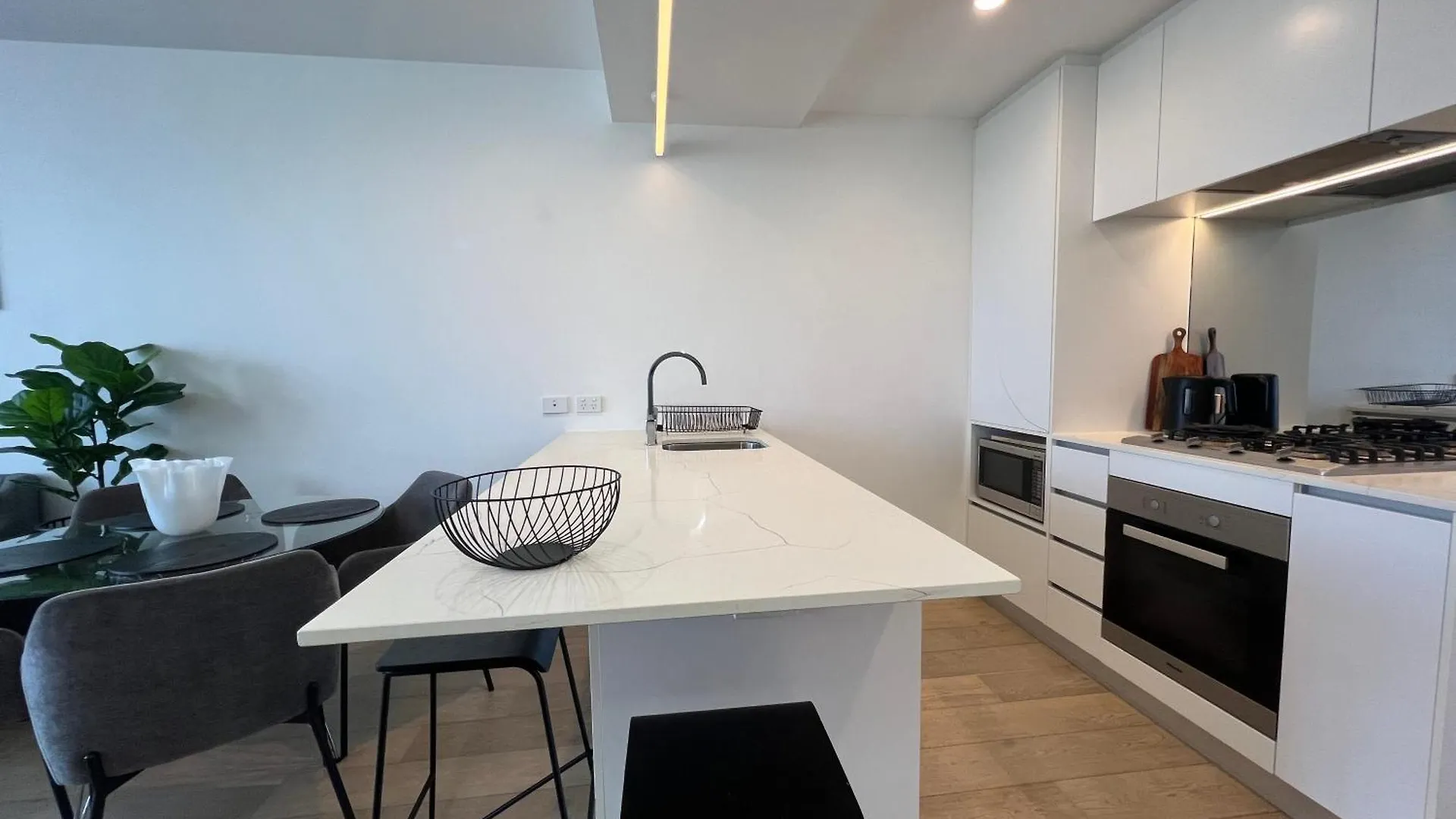 Spacious 2Bed 2Bath Apartment With City Views بريزبين