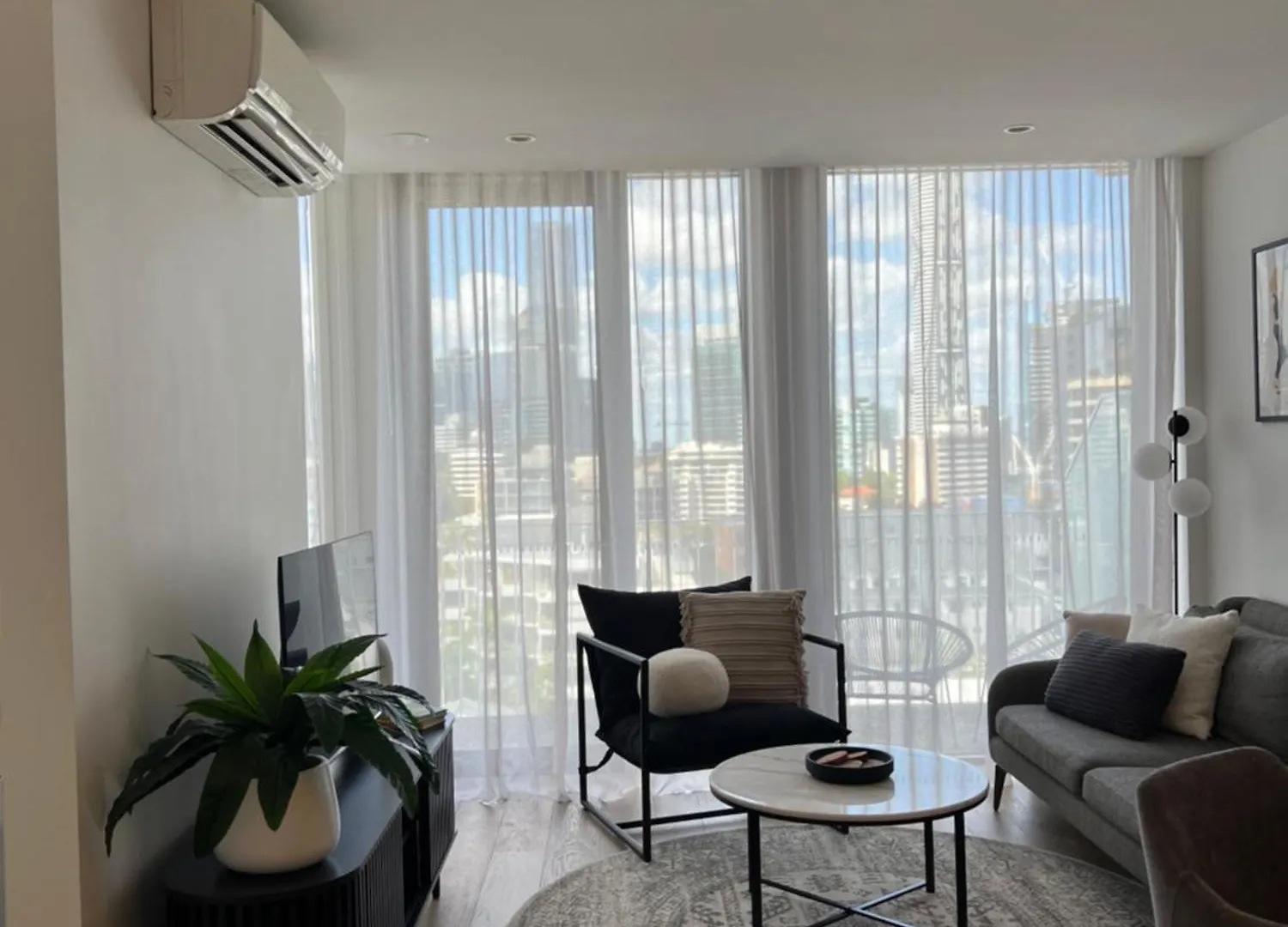 Spacious 2Bed 2Bath Apartment With City Views بريزبين