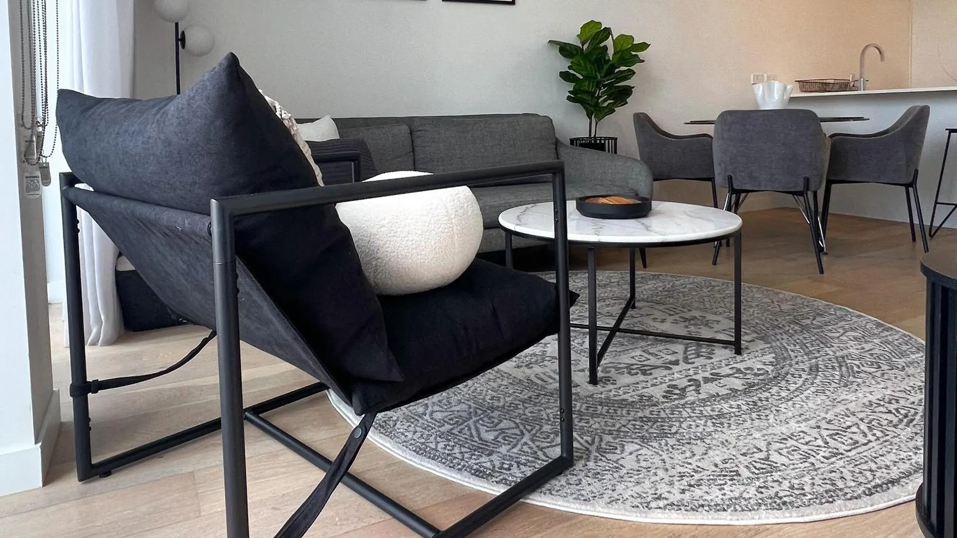 Spacious 2Bed 2Bath Apartment With City Views بريزبين